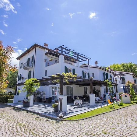 Residence Casa Bianca 马里纳迪马萨 外观 照片