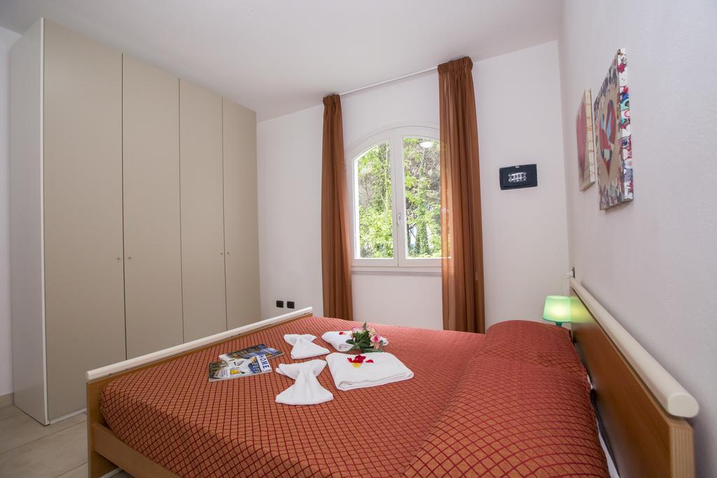 Residence Casa Bianca 马里纳迪马萨 外观 照片