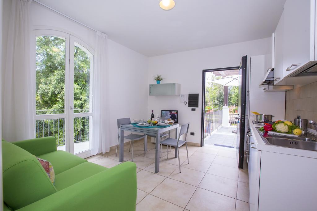 Residence Casa Bianca 马里纳迪马萨 外观 照片
