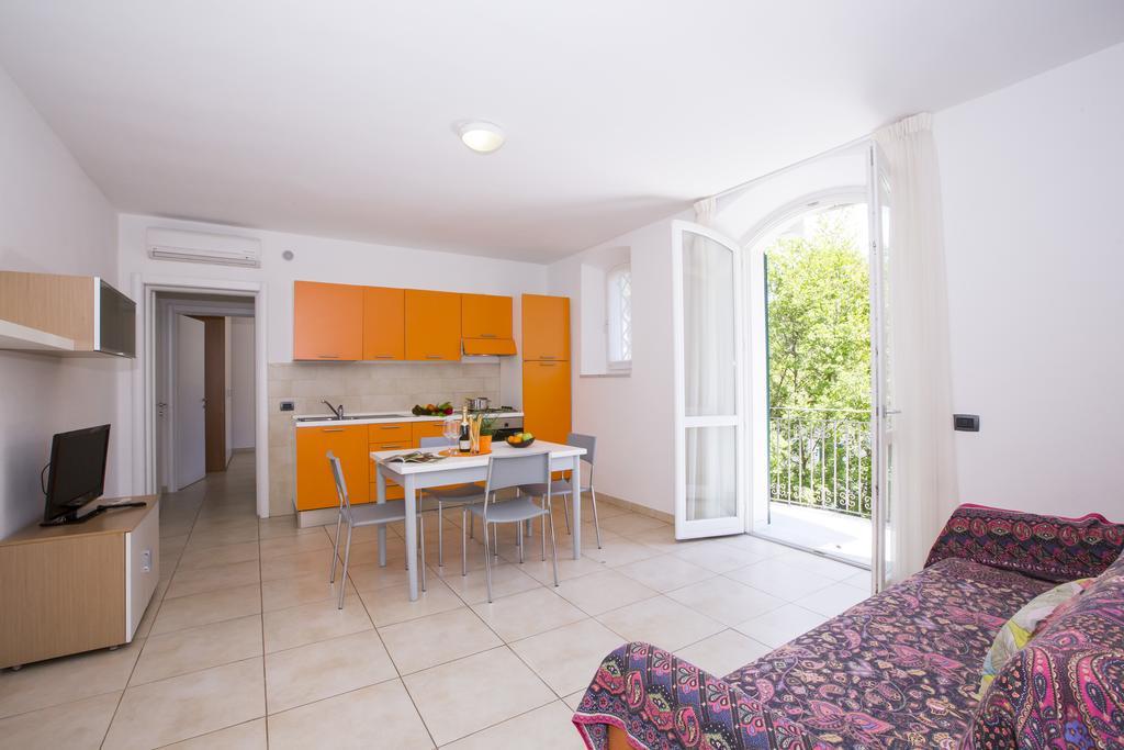Residence Casa Bianca 马里纳迪马萨 外观 照片