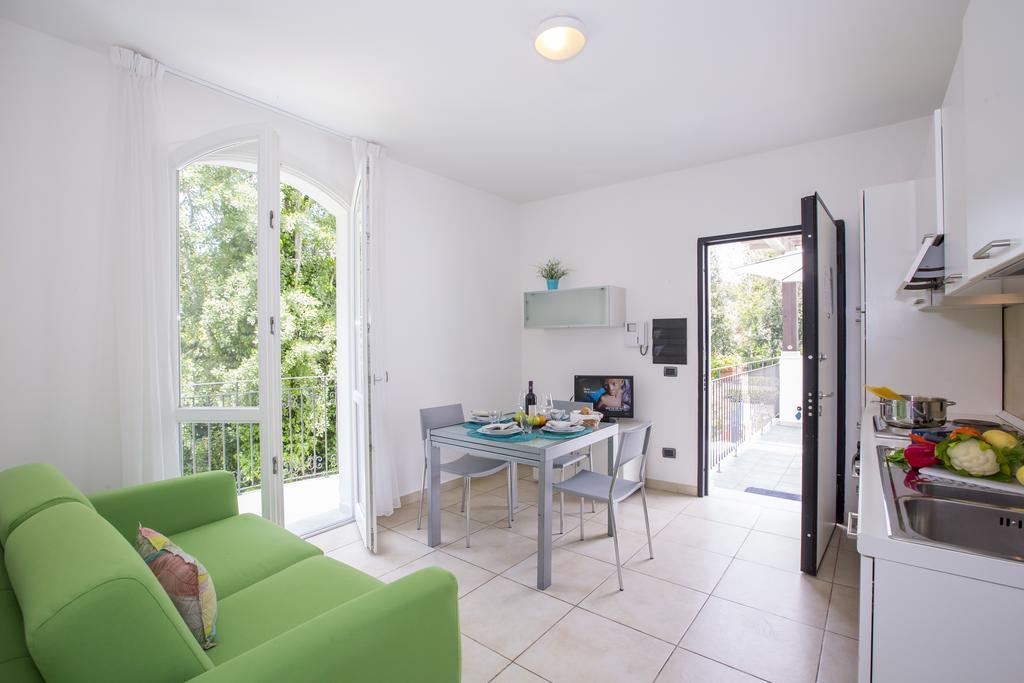 Residence Casa Bianca 马里纳迪马萨 外观 照片