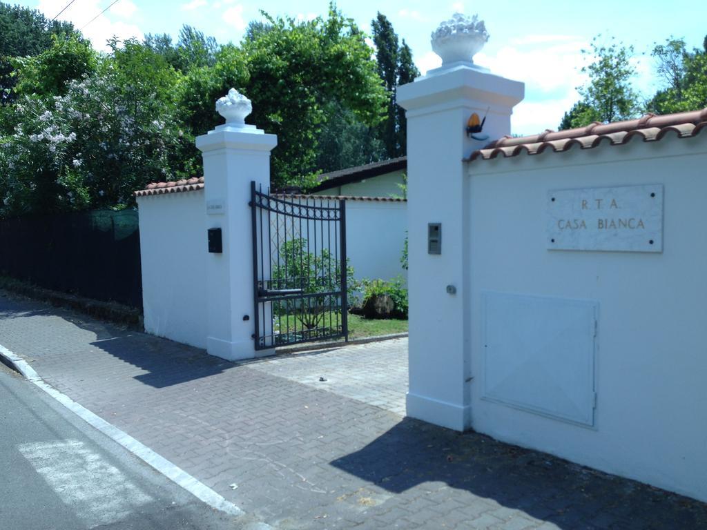 Residence Casa Bianca 马里纳迪马萨 客房 照片